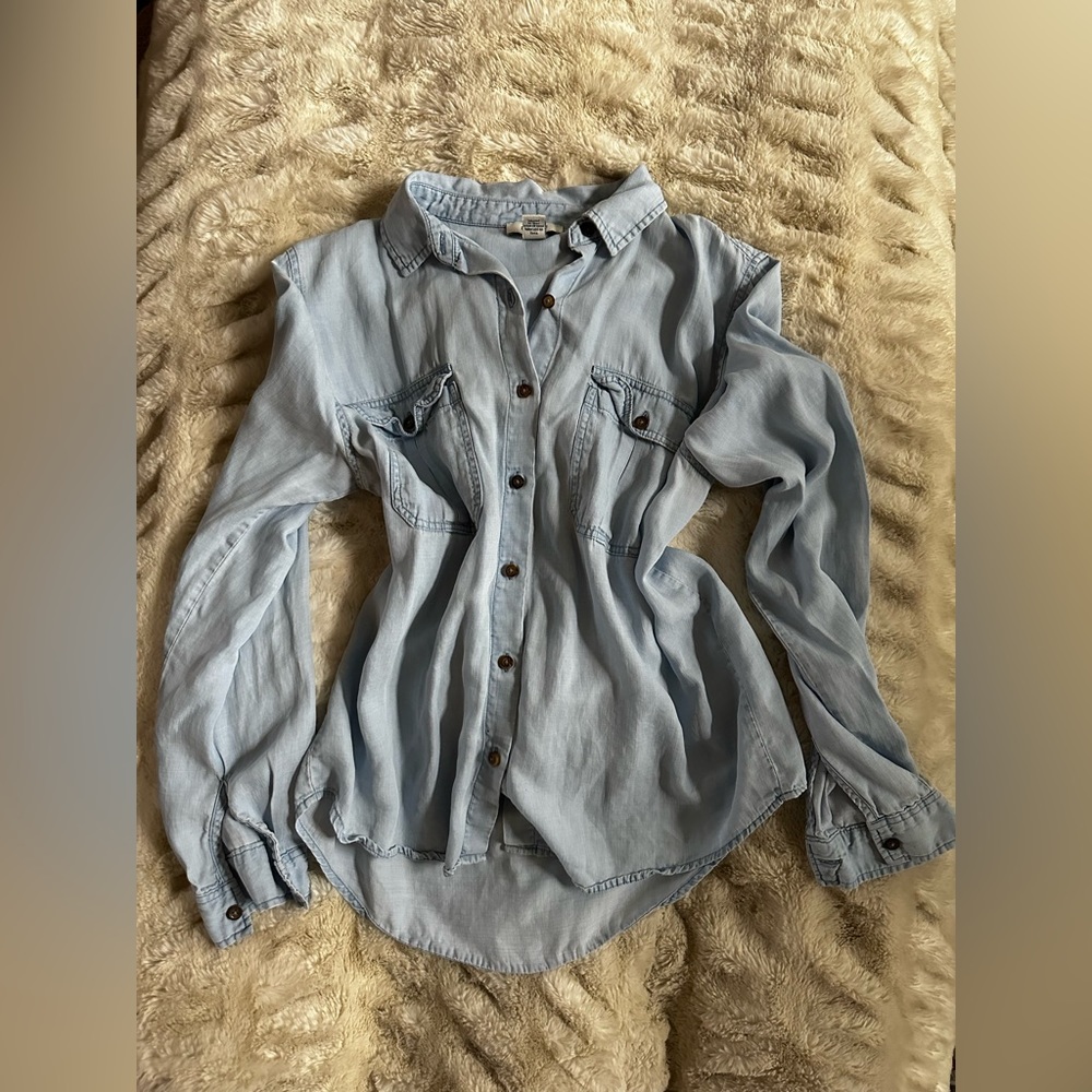 💓 Forever 21 blue denim oversize blouse top